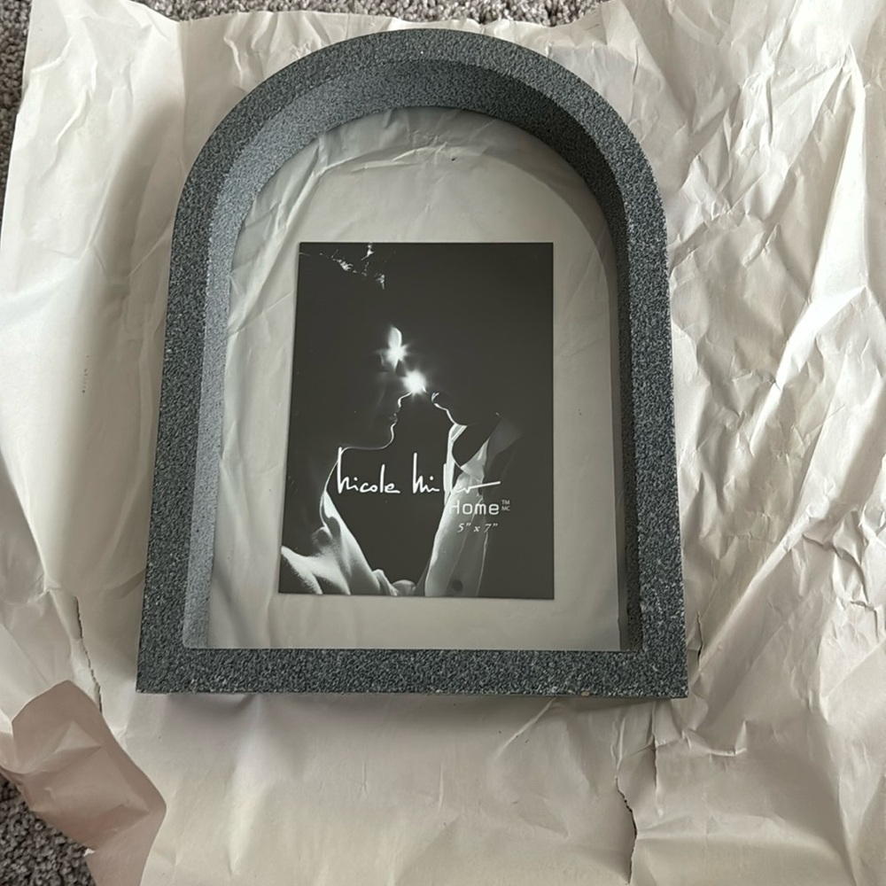 New Nicole Miller Home 5X7 Arched Frame